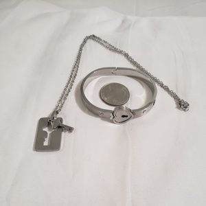 18k White Gold Key Lock & Heart Bracelet Set